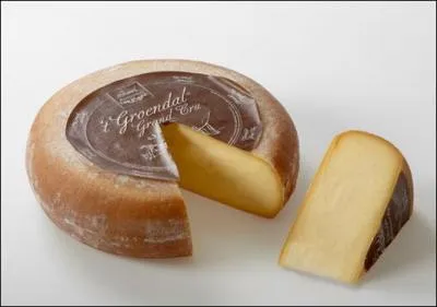 De quel pays provient le Beemster, fromage au lait de vache  pte presse,  la saveur fine, prenant un got piquant avec l'affinage ?