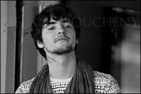 Qui a crit le livret du spectacle (dialogues) avec Dove Attia ?