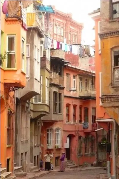  quelle altitude se trouve Balat ?