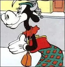 Savez-vous qu'en 1930 elle se prnommait Bellecorne, puis elle a eu un autre prnom en 1931 avant de recevoir son prnom dfinitif qui date de 1935. Quel est ce prnom qu'elle porta entre 1931 et 35 ?