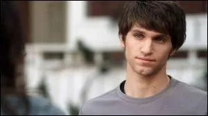 De qui est-il le petit ami ?