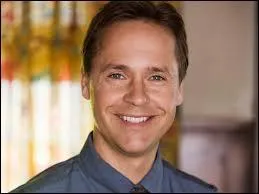 De qui est-il le pre ?