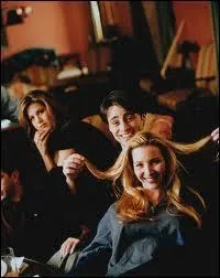 Toujours pour la mme fte d'Halloween, en quoi Joey, Rachel et Phoebe se sont-ils dguiss ?