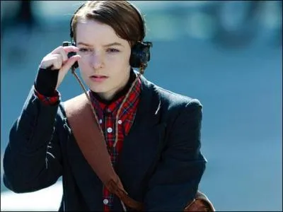 Comment Franky se fait-elle remarquer dans son nouveau lyce le jour de la rentre au dbut de la saison 6 ?