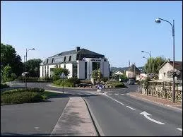 Nous traversons la commune de Malemort-sur-Corrze (Corrze). Nous sommes en rgion ...