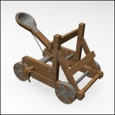 Les Romains attaquaient souvent avec quel engin ?