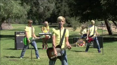 Quel est le nom de la chanson sur l'image ?