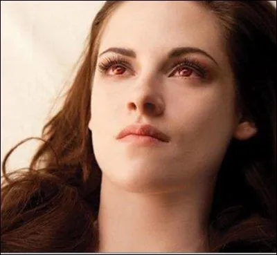 Twilight (4 partie 1) : Quelle est la musique que l'on entend lorsque Bella ouvre les yeux (une fois transforme en vampire)  la fin du film ?