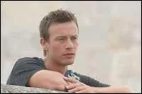 Matho est le frre de ....