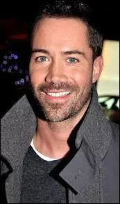 Alors celui-l, je l'ai dj vu quelque part. Il se nomme ...