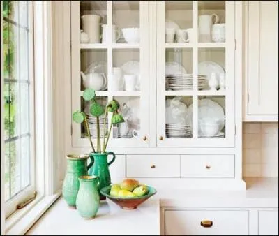 Un style trs graphique et rafrachissant pour ce bouquet trs original,  la belle teinte verte. Ces  fleurs , ce sont... ?