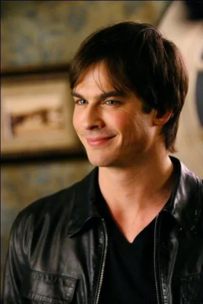 Qui Elena a-t-elle choisi dans la saison quatre ?