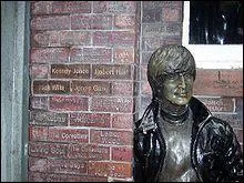 O est la statue de John Lennon ?