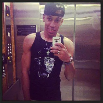 Le 22 fvrier 2012, contre quel club a-t-il marqu un magnifique tripl ?