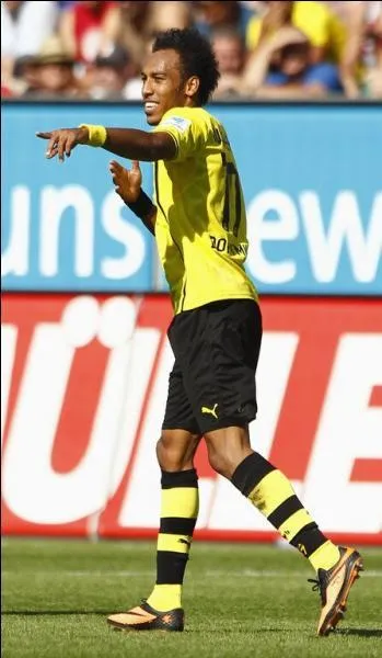 Le joueur a choisi de jouer en quipe nationale du Gabon. Contre quel pays a-t-il rat son tir au but ?