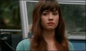 Pour qui Rosalinda doit-elle se faire passer pendant une semaine ?