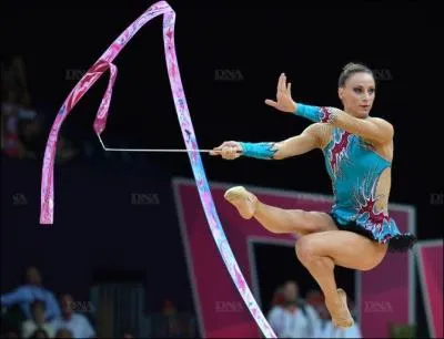 De quel pays vient Delphine Ledoux ?