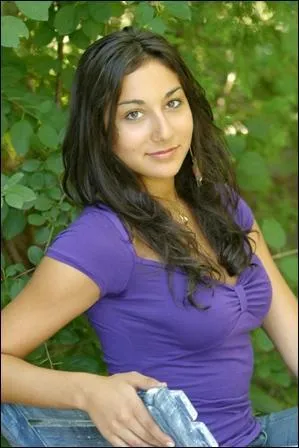 De quel pays vient Alexandra Orlando ?