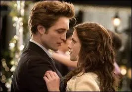 Qu'y a-t-il d'crit sur le panneau du lyce ?