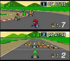 Notre plombier prfr se lance dans l'automobile avec ce jeu qui donne une illusion de 3D, un grand choix de personnages et des circuits trs varis dont le trs redout :  Rainbow Road .