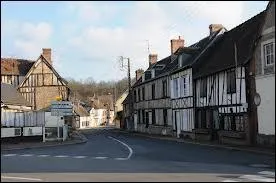 Nous traversons la commune de La Ferrire-sur-Risle (Eure), qui se situe en rgion ...