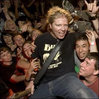 Quel est le vrai nom du chanteur de The Offspring ?