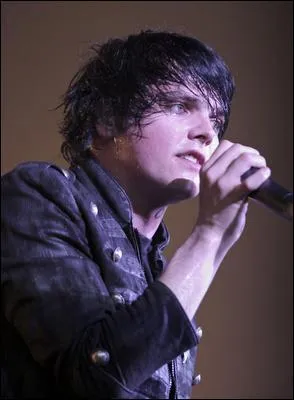 Comment s'appelle le chanteur de My Chemical Romance ?