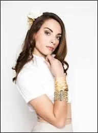 Jade veut envoyer Violetta dans :