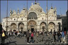 Quel vangliste est le saint patron de Venise ?