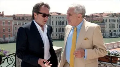 Quelle romancire est l'auteur d'une srie de romans policiers se droulant  Venise mettant en scne le commissaire Guido Brunetti ?