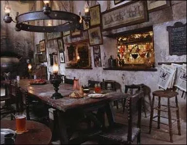 Quel est le nom de l'auberge par laquelle on accde au Chemin de Traverse ?