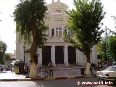 Dans quel pays africain se trouve la ville de Stif ?