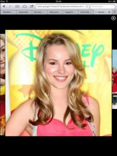 Qui est cette ravissante jeune fille ?