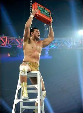 Les participants du Money In The Bank de Raw en 2011 ont taient : The Miz , Alberto Del Rio , Kofi Kingston , Evan Bourne , Rey Mysterio , R-Truth , Jack Swagger & Alex Riley . Qui fut le vainqueur ? C'est le seul  avoir remport le Royal Rumble et le Money In The Bank la mme anne !