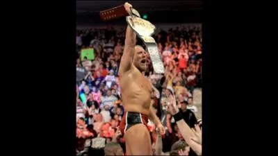 Il a dit qu'il allait encaisser sa mallette  Wrestlemania mais il l'a encaisse  TLC 2011 , profitant d'un Chairs match opposant  le champion   Mark Henry . Il encaisse sa mallette et gagne le WHC laissant son prdcesseur avec environ 1 minute de rgne . Mais qui tait son prdcesseur ?