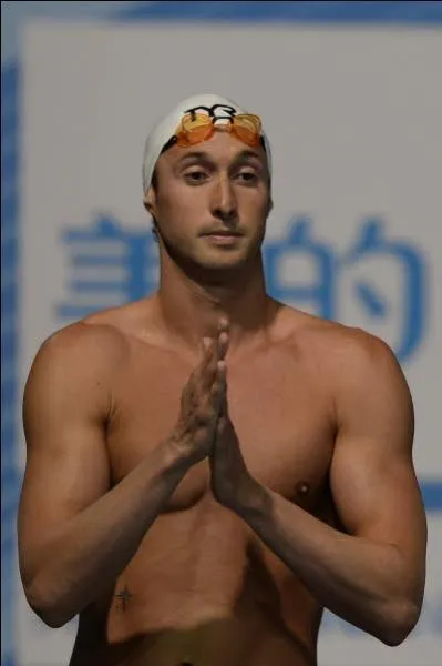 J'ai gagn l'argent au relais 4 x 100 m nage libre aux J. O. de Pkin, puis l'or dans la mme preuve aux J. O. de Londres. Je suis...