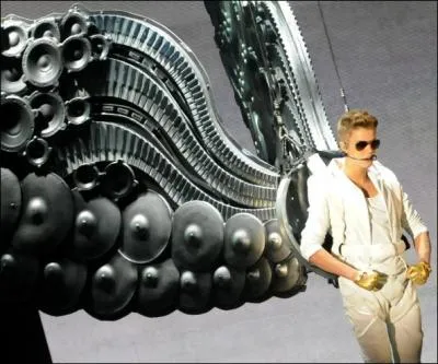 Comment s'appelle son agent ?