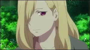 Comment s'appelle cette femme ?