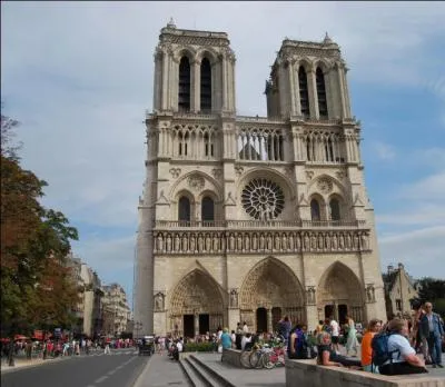 Haut-lieu de l'architecture gothique, la capitale franaise abrite la cathdrale Notre-Dame de Paris. Sa construction a dmarr en 1163 mais quand s'est-elle acheve ?