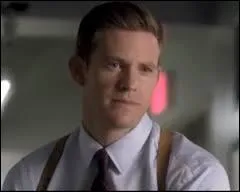 Qui accuse et harcle les filles du meurtre de leur amie ? (saison 1, 2 et 3)