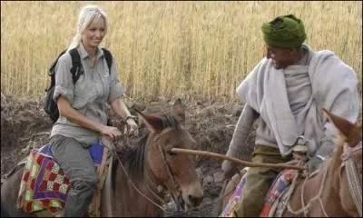 C'est au tour d'une mannequin aux jambes interminables de se retrouver cette fois-ci au Nord de l'thiopie pour aller  la rencontre des montagnards de l'Afrique, les Amharas.
