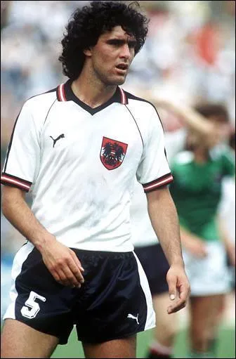 Qui est cette lgende du football ?