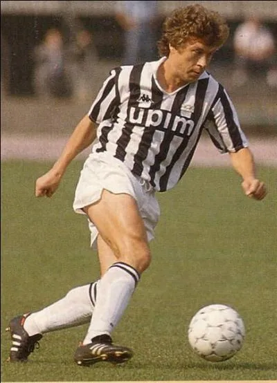 Qui est cette lgende du football ?