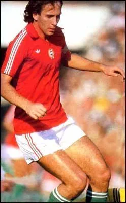 Qui est cette lgende du football ?