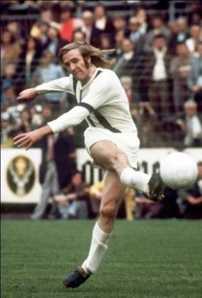 Qui est cette lgende du football ?