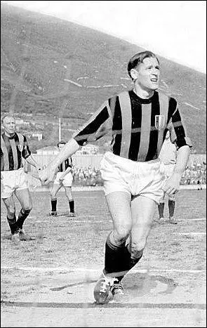 Qui est cette lgende du football ?