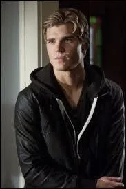 Jake est-il vraiment amoureux de Cassie ?