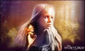 Avec qui Cassie est-elle lie et destine par les toiles ?