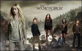 Qui est (sont) le(s) crateur(s) de  The Secret Circle  ?