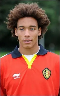 Witsel est un belge d'origine ..... ( par son pre )
